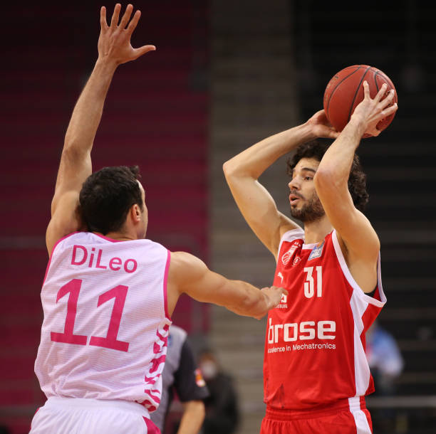 战术摇摆不 战术摇摆不